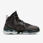 Nike LeBron 19